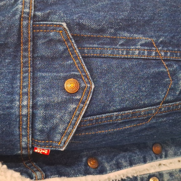 SOLD - Levi's Sherpa Lined Denim Trucker Jacket - Picture 4 of 11